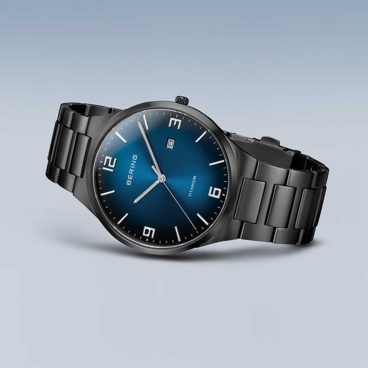 Ceas bărbătesc Bering Titanium 15240-727