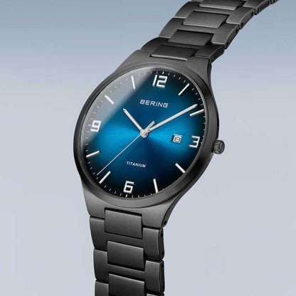 Ceas bărbătesc Bering Titanium 15240-727
