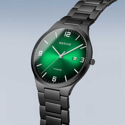 Ceas bărbătesc Bering Titanium 15240-728
