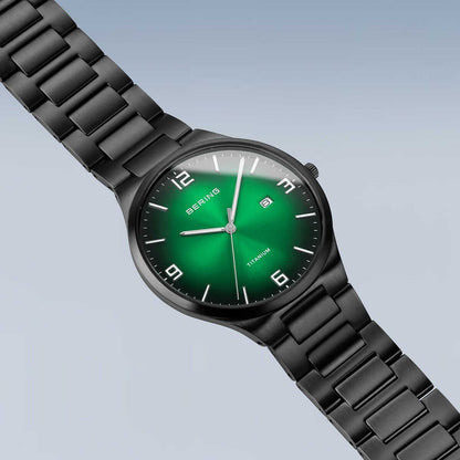 Ceas bărbătesc Bering Titanium 15240-728