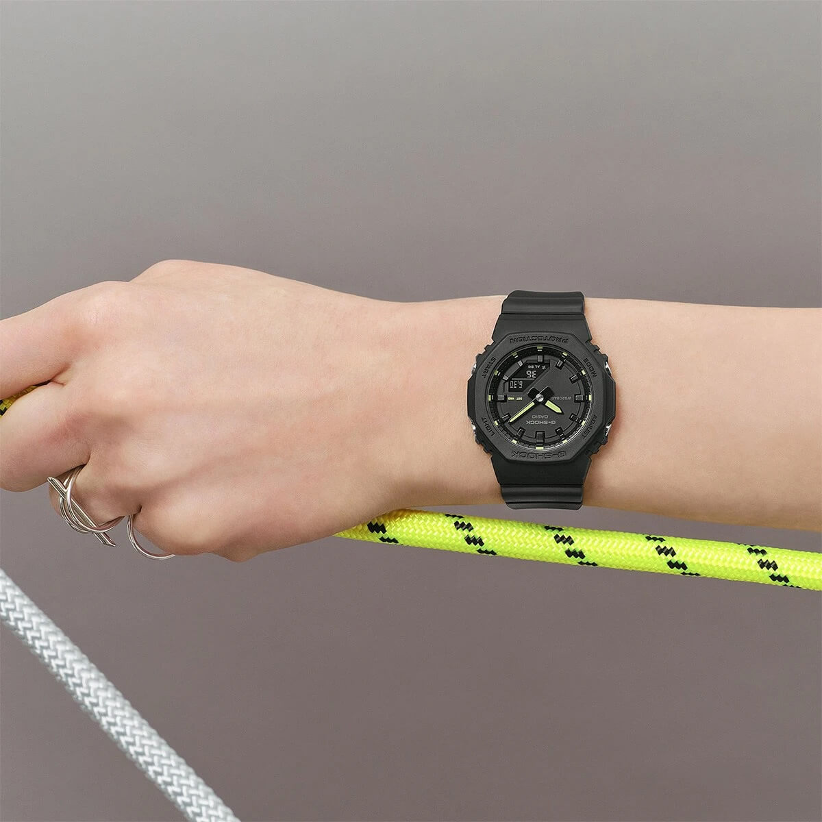 Ceas de damă Casio G-Shock GMA-P2100SA-1A2ER