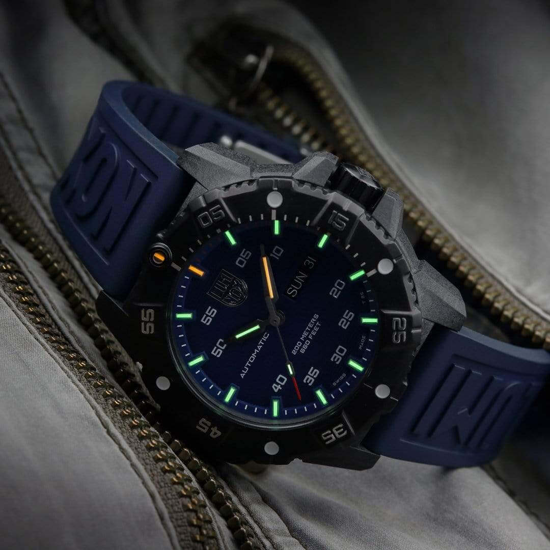 Ceas bărbătesc Luminox Master Carbon Seal Automatic CARBONOX™ XS.3863