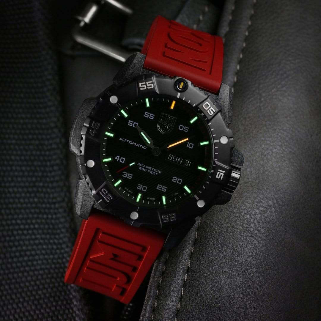 Ceas bărbătesc Luminox Master Carbon Seal Automatic CARBONOX™ XS.3875